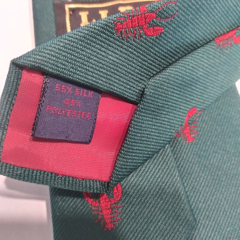 L.L. Bean Green color with  embroidered RED LOBSTERS silk tie - Picture 5 of 8